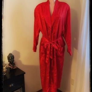 Vintage Victoria’s Secret silky robe size M/L